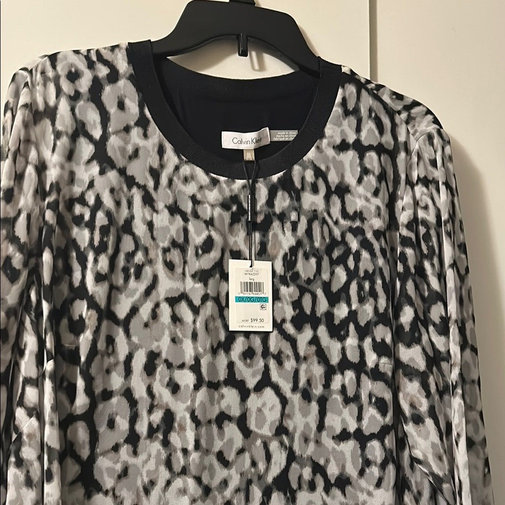 Calvin Klein Women's Black and Gray Leopard Print Top